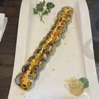 Sake Asian Fusion - BMW Roll - Sushi Bars Near Me - Jacksonville, North Carolina