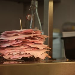 Eno' Bar & Grill - Busy Service