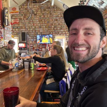 Davanza's - Bar area - Pizza Near Me - Park City, Utah