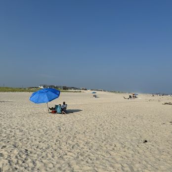 Cupsogue Beach Hut - Nice without too many people around during the late weekday afternoon. - Beaches Near Me - Westhampton Beach, New York