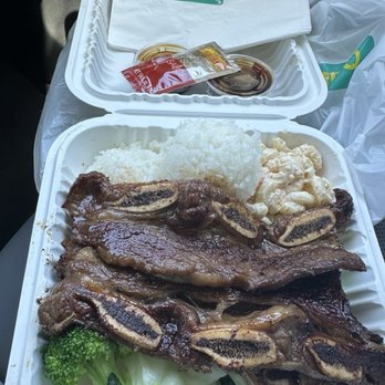 Ono Hawaiian BBQ - Kalbi Short Ribs plate - looks like lots of meat, but mostly fat and bones. - Hawaiian Near Me - Indio, California