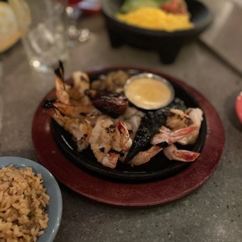 Lupe Tortilla Mexican Restaurant - Shrimp fajitas - Mexican Near Me - Houston, Texas