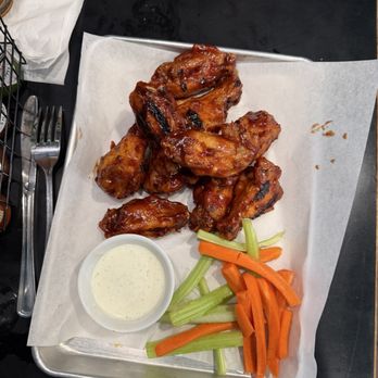 Bob's Place - Sports Bars Near Me - Avon, Colorado