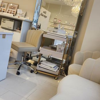Diva Nails - Clean - Nail Salons Near Me - Syosset, New York