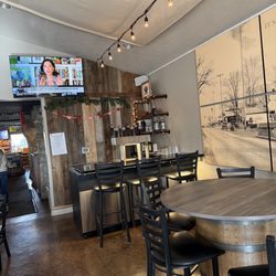 Hudsonville Winery - Bar Area, seating