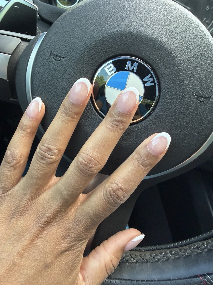 Amazing Nails & Spa Logo