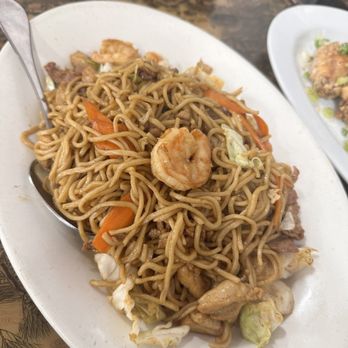 Dragon Express - Dragon House Lo Mein. Very delicious for the noodle lover. Lol - Chinese Near Me - Chula Vista, California Dragon Express - Dragon House Lo Mein. Very delicious for the noodle lover. Lol - Chinese Near Me - Chula Vista, California