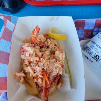 La La Lobster - Cape May - Lobster roll with 50% more meat - Seafood Near Me - Cape May, New Jersey La La Lobster - Cape May - Lobster roll with 50% more meat - Seafood Near Me - Cape May, New Jersey