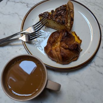 Fourth Wall - Drip coffee, croissant sandwich and quiche - Coffee & Tea Near Me - New Orleans, Louisiana