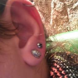 Onix Piercings Works - Fijn! Chirurgisch stalen oorbellen en piercing gevonden omdat ik allergisch ben voor Zilver, nep en titanium! Happy!