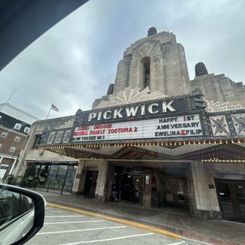Pickwick Theater - Cinema Near Me - Park Ridge, Illinois