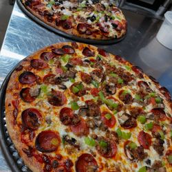 Sloppy Joe’s Bar and Grill - Pizza