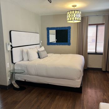 Hotel Crocodile - Hotels Near Me - Seattle, Washington