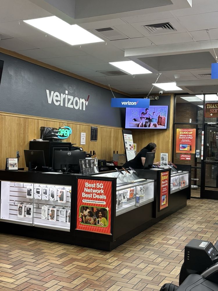 Petro Travel Center Logo