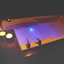 Dandy Salon Spa - Aromatherapy tub