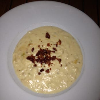 The Beachcomber - Delicious bowl of clam chowder with bacon bits - Seafood Near Me - Newport Beach, California The Beachcomber - Delicious bowl of clam chowder with bacon bits - Seafood Near Me - Newport Beach, California