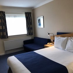 Holiday Inn Express Hotel Oxford-Kassam Stadium - IHG room.