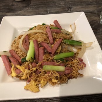 Full House Cafe - Luncheon ham with egg over fried instant noodles $8.99 - Hong Kong Style Cafe Near Me - San Leandro, California