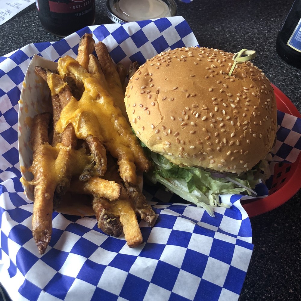 Daddio's Burger - Cheeseburger and cheese fries - Burgers Near Me - Beaumont, Texas