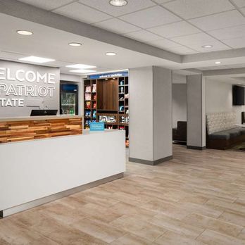 Hampton Inn Sturbridge - Reception - Hotels Near Me - Sturbridge, Massachusetts
