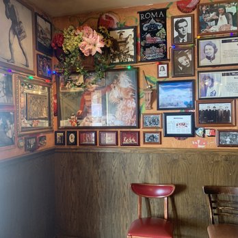 Buca di Beppo Italian Restaurant - Waiting area - Italian Near Me - Albuquerque, New Mexico