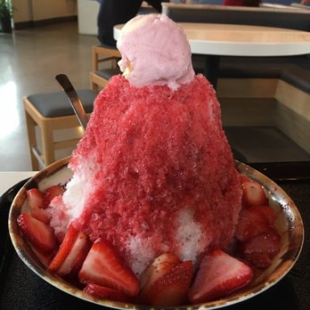 Meet Fresh - Strawberry shaved ice - Desserts Near Me - Bellevue, Washington
