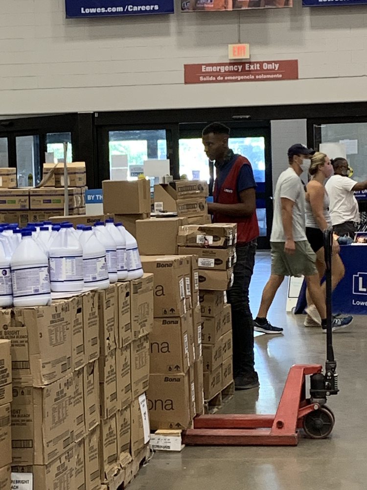 LOWE’S HOME IMPROVEMENT Updated September 2024 12 Photos & 50 Reviews 585 North Perkins