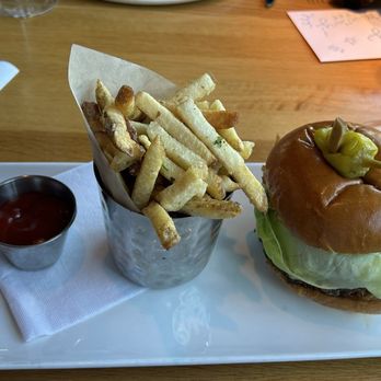 Harvest - 8oz Dry Aged Burger - New American Near Me - Laguna Beach, California