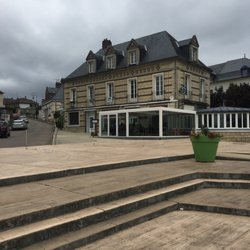 La Presqu'île - Le restaurant et sa vue sur la seine