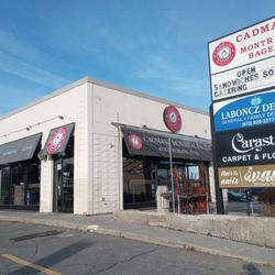 Cadmans Montreal Bagel - Front of the restaurant