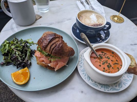 Matines Café by null