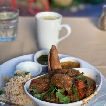 Robins Restaurant - New American Near Me - Cambria, California