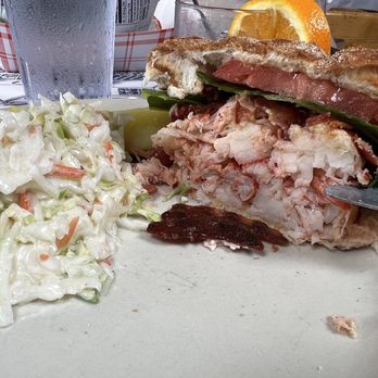 Oarweed Restaurant - Lobster BLT - Seafood Near Me - Ogunquit, Maine