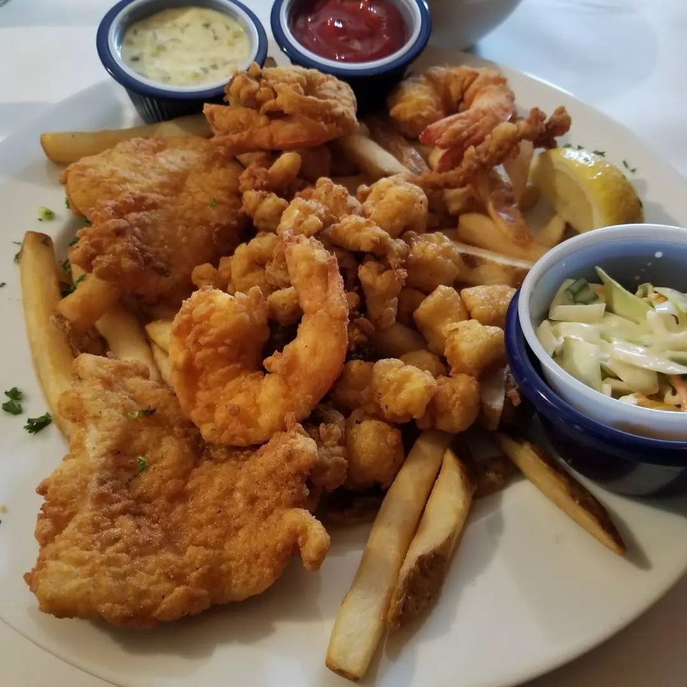 Admiral seafood platter with coleslaw