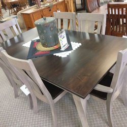 Amish Home Gallery - Lexington Table (42" x 72") with 2 - 12" leaves in Brown Maple, 2-toned! (Different wood and stain options available)