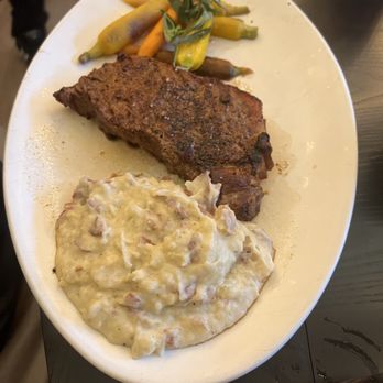 Olde Silver Tavern - Steak was "medium rare" but no pink inside. The mashed potatoes were room temp. - Cocktail Bars Near Me - Englishtown, New Jersey