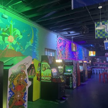 FlashBack RetroPub - bar area - Pubs Near Me - Oklahoma City, Oklahoma