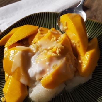 Saranrom Thai - Mango with sweet coconut sticky rice - Thai Near Me - Elmhurst, New York