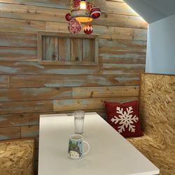 Zen Ramen & Sushi Burrito - Super cute interior