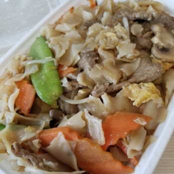 Blue Ginger - Beef chow fun - Asian Fusion Near Me - Stamford, Connecticut
