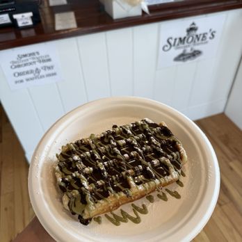 Simone's Belgian Waffles - Waffle with chocolate and pistachio cream - Coffee & Tea Near Me - Vineyard Haven, Massachusetts