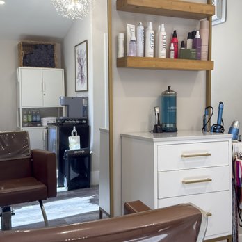 Jane Michael Hair Studio - Modern styling station at Jane Michael Hair Studio in Menifee, CA, featuring premium haircare, gold mirrors and a warm, inviting feel. - Eyebrow Services Near Me - Menifee, California Jane Michael Hair Studio - Modern styling station at Jane Michael Hair Studio in Menifee, CA, featuring premium haircare, gold mirrors and a warm, inviting feel. - Eyebrow Services Near Me - Menifee, California