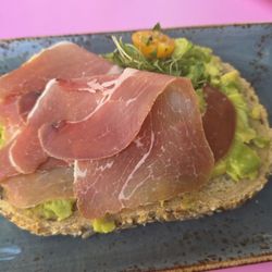 La Vie En Rose - Avocado Toast with ham