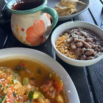 Somos Oaxaca - Cafe de olla beans rice served with huevos rancheros - Mexican Near Me - Los Angeles, California Somos Oaxaca - Cafe de olla beans rice served with huevos rancheros - Mexican Near Me - Los Angeles, California