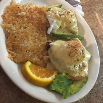 Avenue Cafe - Eggs benie - Cafes Near Me - Capitola, California