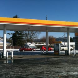 Baker's Corner Store