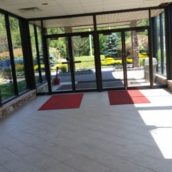 Mountain Laurel Resort - Lobby Entrance