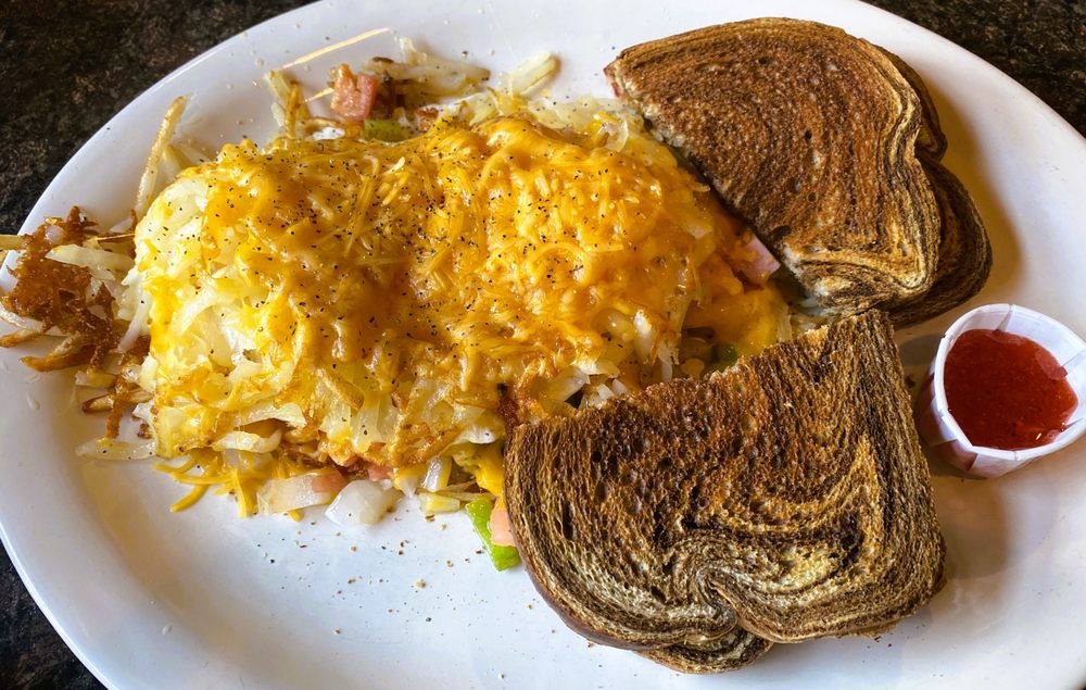 Hungry Bear - Cafe & Catering Logo