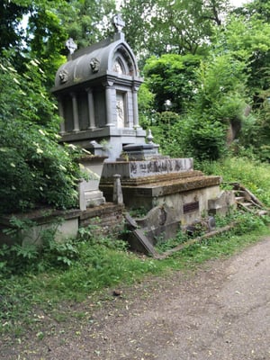 Nunhead Cemetery by null
