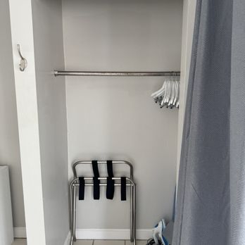 Coral Bay Resort - Closet - Hotels Near Me - Islamorada, Florida